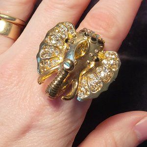 Elephant stretch ring
